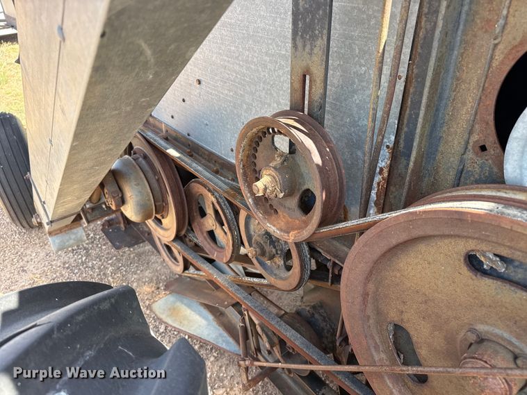 image for item EW4341 Gleaner Baldwin combine