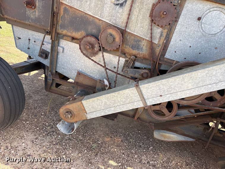 image for item EW4341 Gleaner Baldwin combine