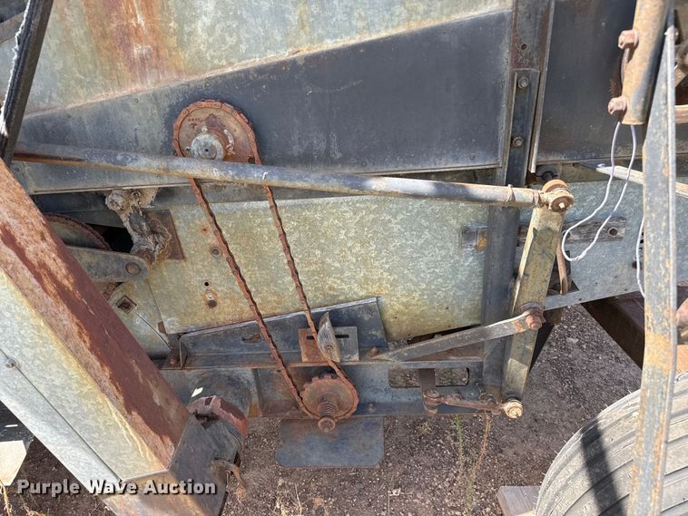 image for item EW4341 Gleaner Baldwin combine