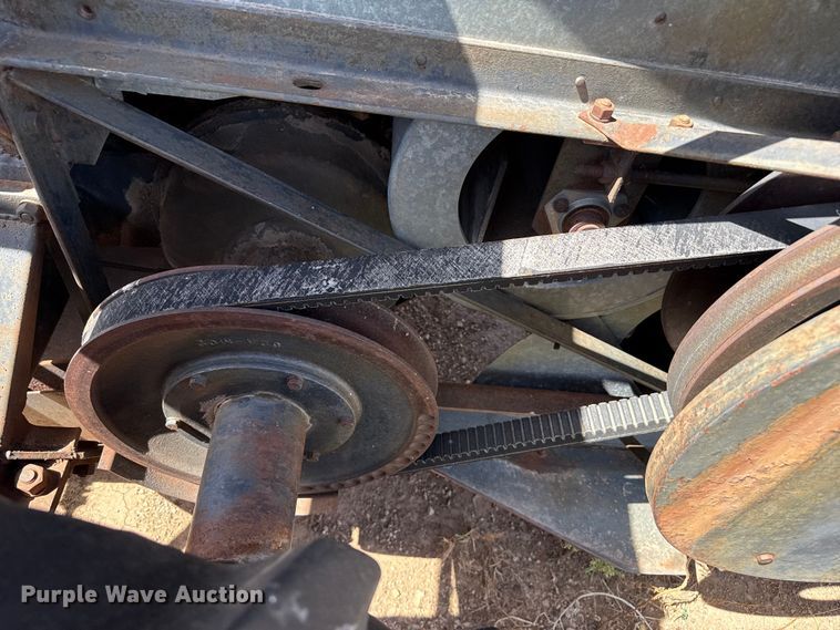 image for item EW4341 Gleaner Baldwin combine