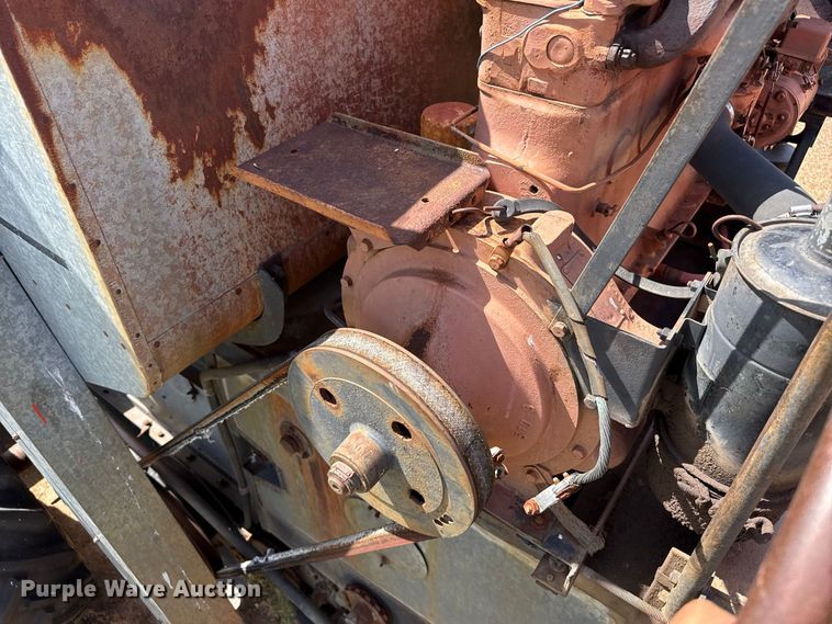 image for item EW4341 Gleaner Baldwin combine