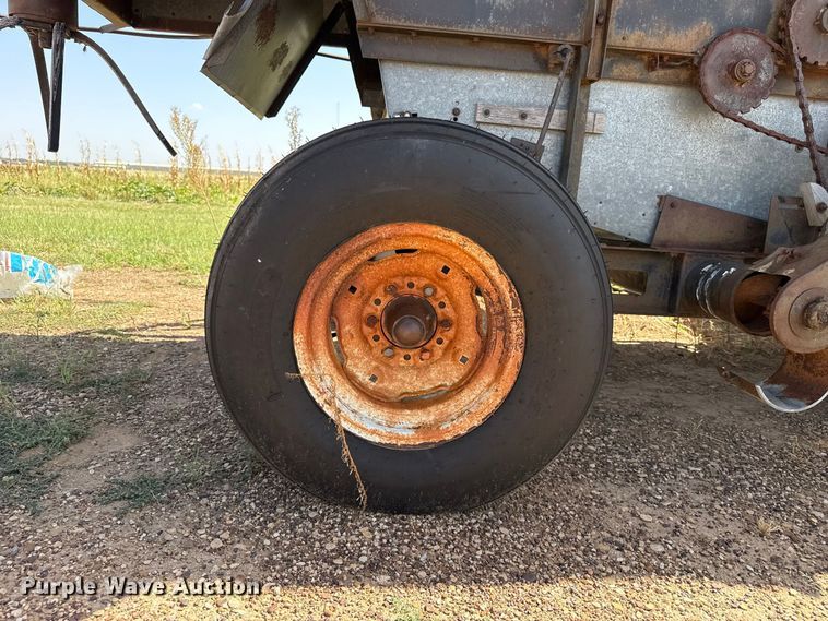 image for item EW4341 Gleaner Baldwin combine
