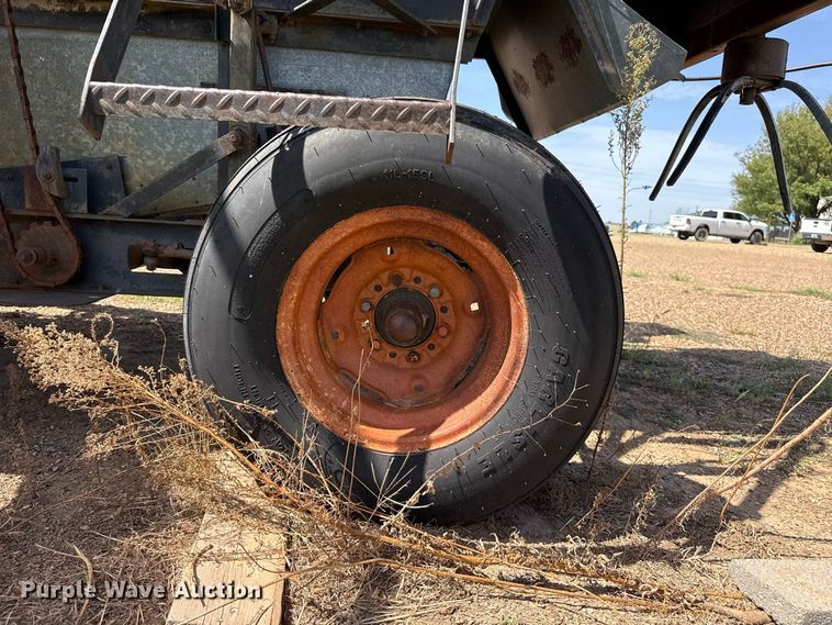 image for item EW4341 Gleaner Baldwin combine