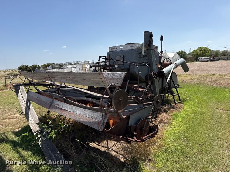 image for item EW4346 Gleaner Baldwin combine
