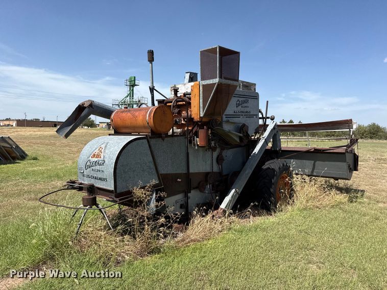 image for item EW4346 Gleaner Baldwin combine