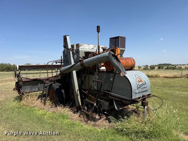 image for item EW4346 Gleaner Baldwin combine