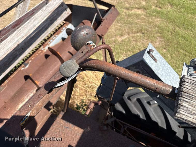 image for item EW4346 Gleaner Baldwin combine