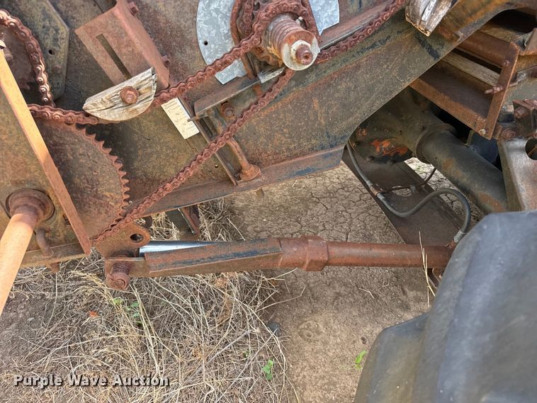 image for item EW4346 Gleaner Baldwin combine
