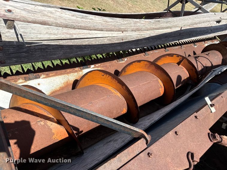 image for item EW4346 Gleaner Baldwin combine