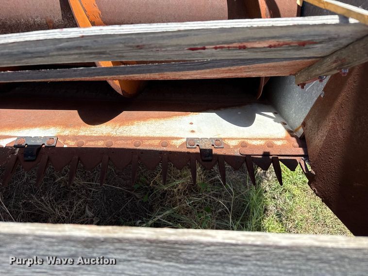 image for item EW4346 Gleaner Baldwin combine