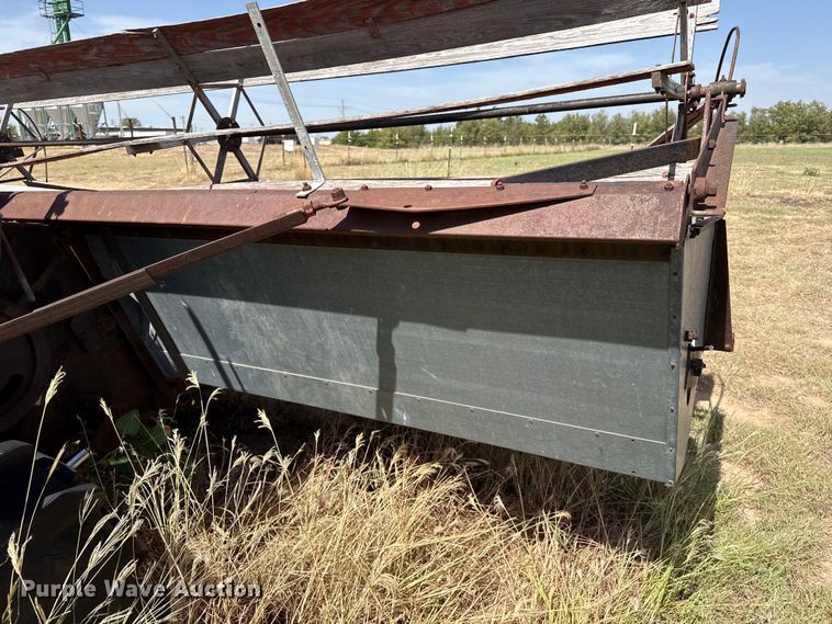 image for item EW4346 Gleaner Baldwin combine