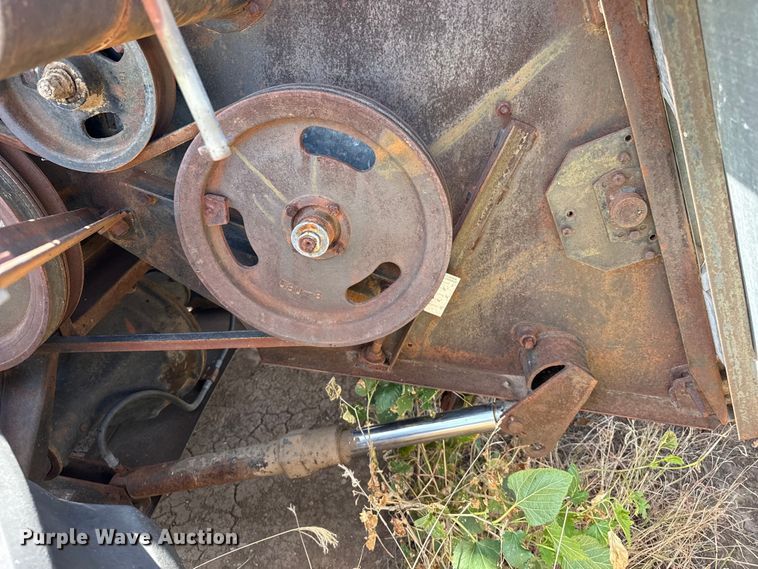 image for item EW4346 Gleaner Baldwin combine