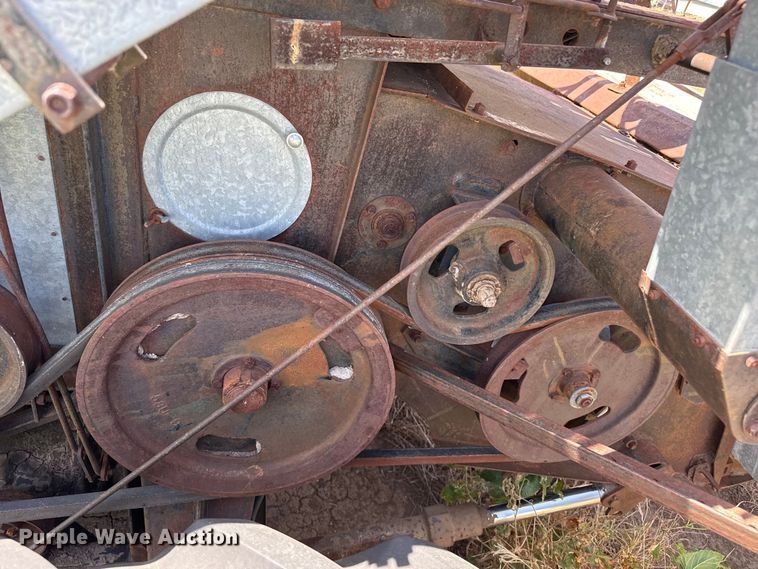 image for item EW4346 Gleaner Baldwin combine