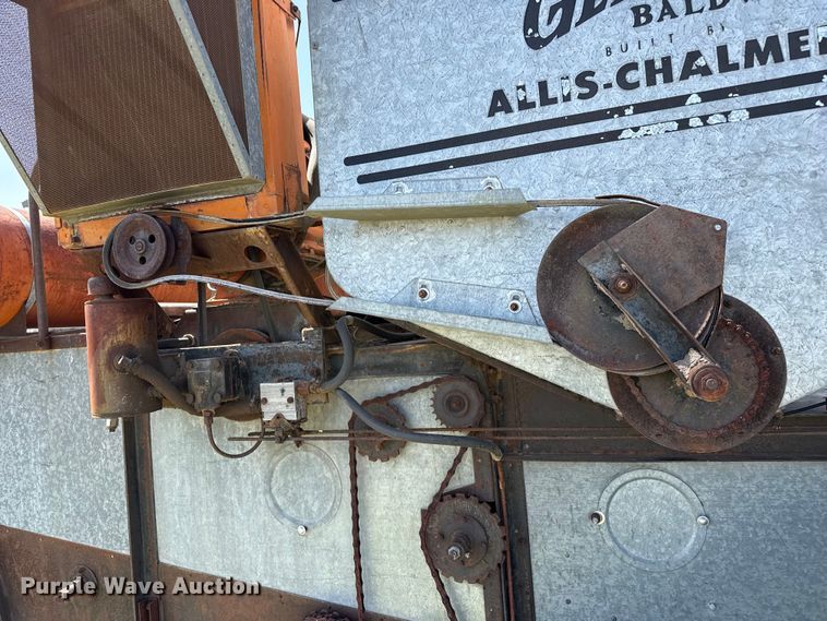 image for item EW4346 Gleaner Baldwin combine
