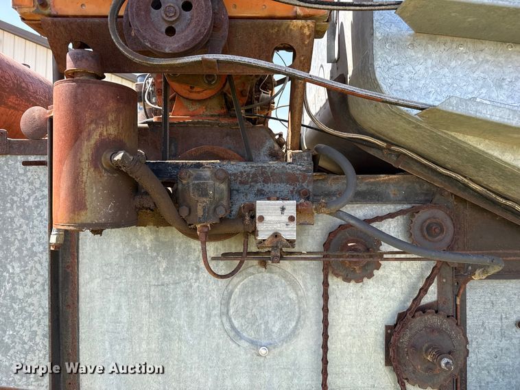 image for item EW4346 Gleaner Baldwin combine