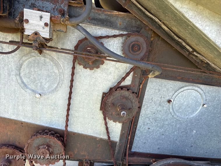 image for item EW4346 Gleaner Baldwin combine
