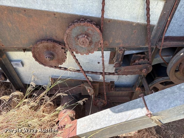 image for item EW4346 Gleaner Baldwin combine
