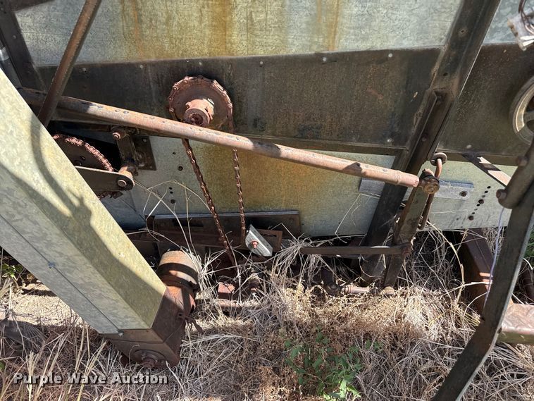 image for item EW4346 Gleaner Baldwin combine