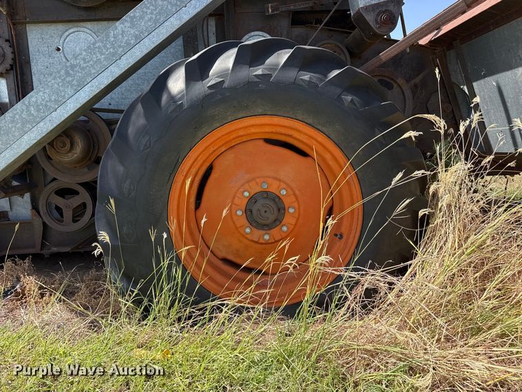 image for item EW4346 Gleaner Baldwin combine