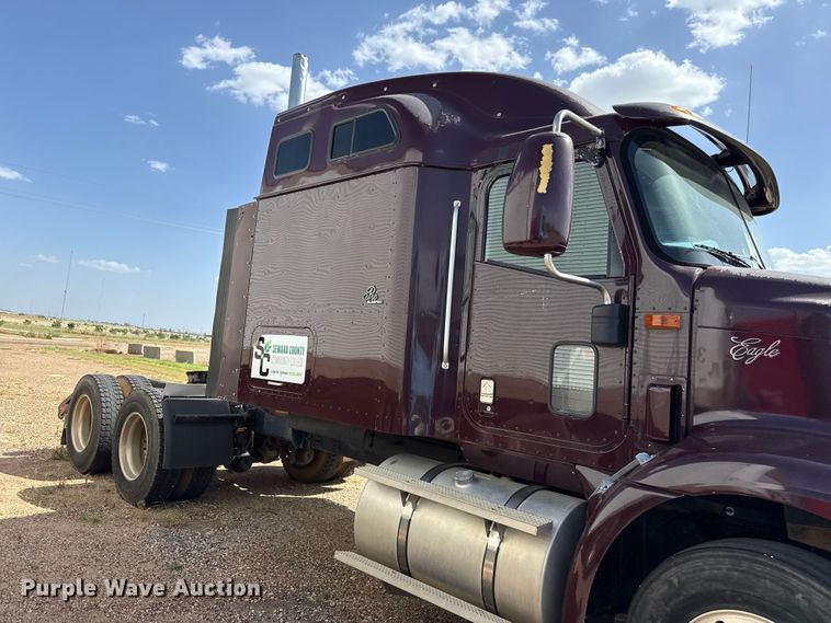 image for item EW4347 2000 International 9200i semi truck