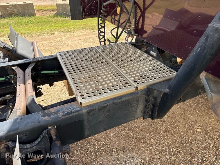 image for item EW4347 2000 International 9200i semi truck