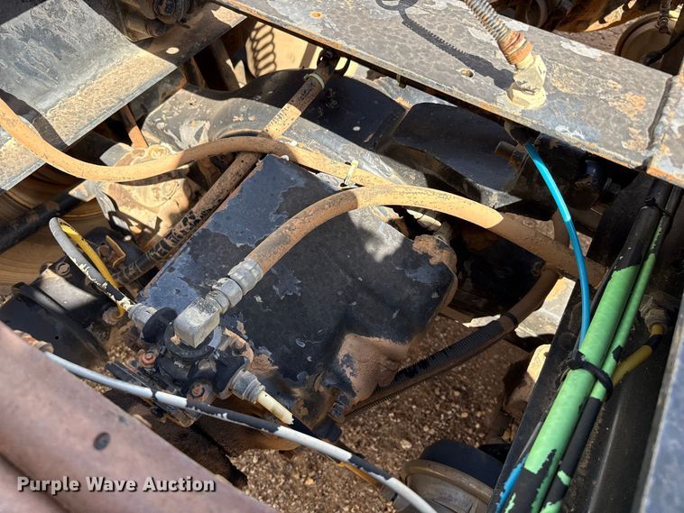 image for item EW4347 2000 International 9200i semi truck