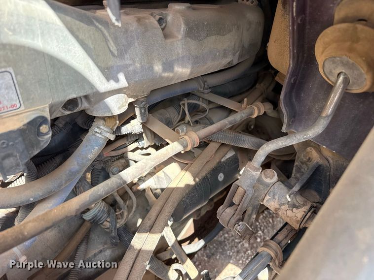 image for item EW4347 2000 International 9200i semi truck