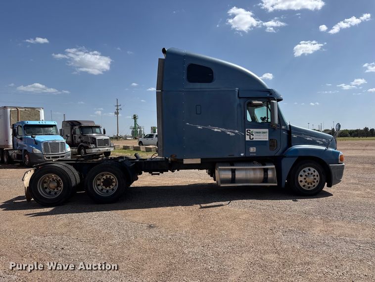 image for item EW4348 2005 Freightliner Century Class semi truck