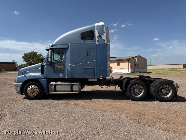 image for item EW4348 2005 Freightliner Century Class semi truck