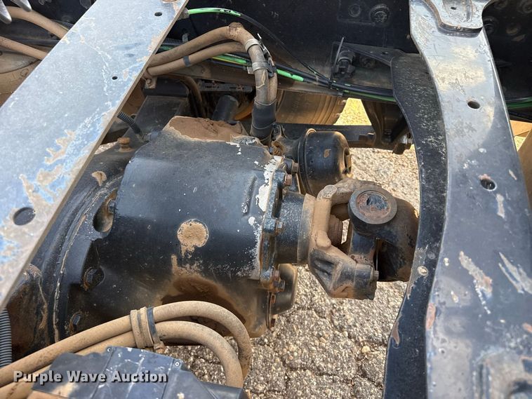 image for item EW4348 2005 Freightliner Century Class semi truck