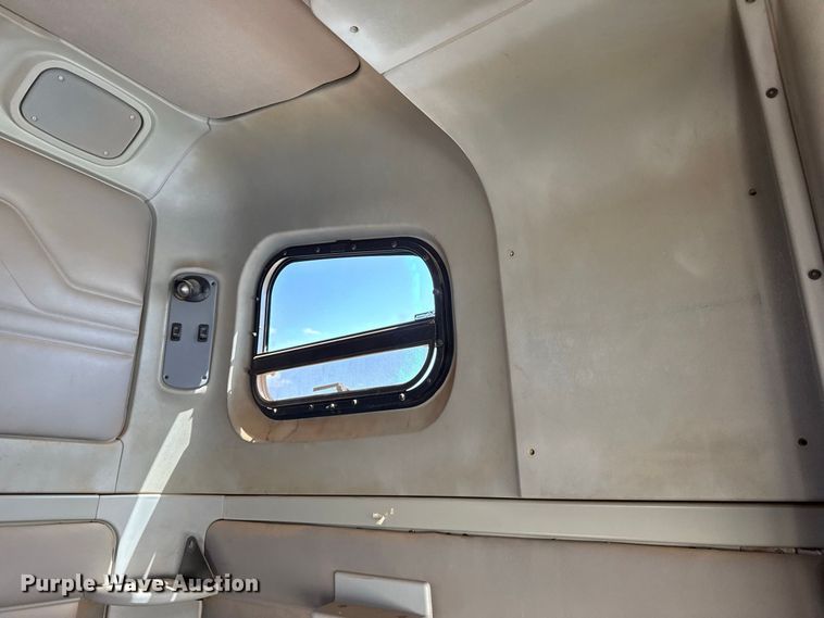 image for item EW4348 2005 Freightliner Century Class semi truck