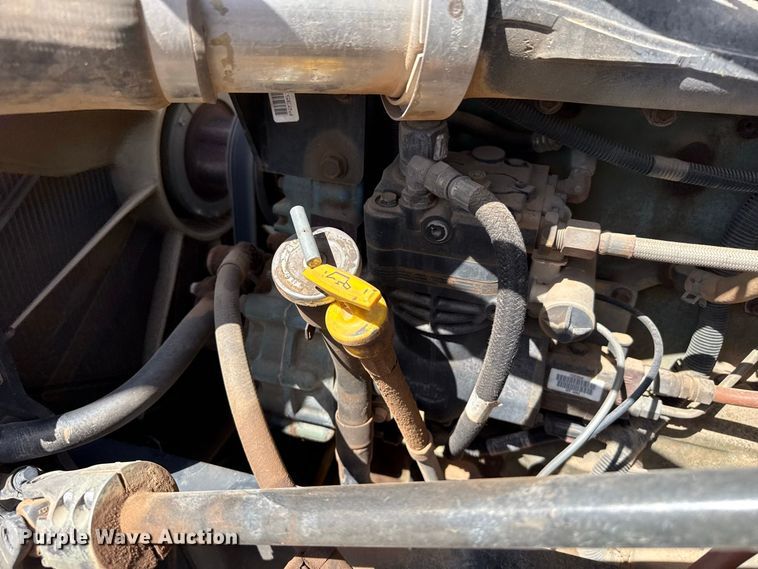 image for item EW4348 2005 Freightliner Century Class semi truck