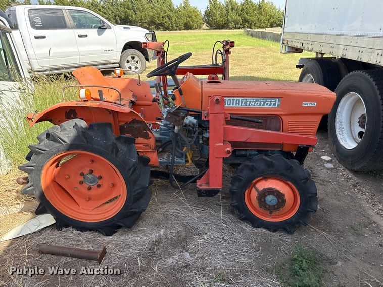 image for item EW4354 Kubota L1801DT tractor