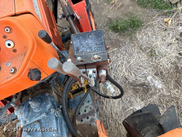 image for item EW4354 Kubota L1801DT tractor