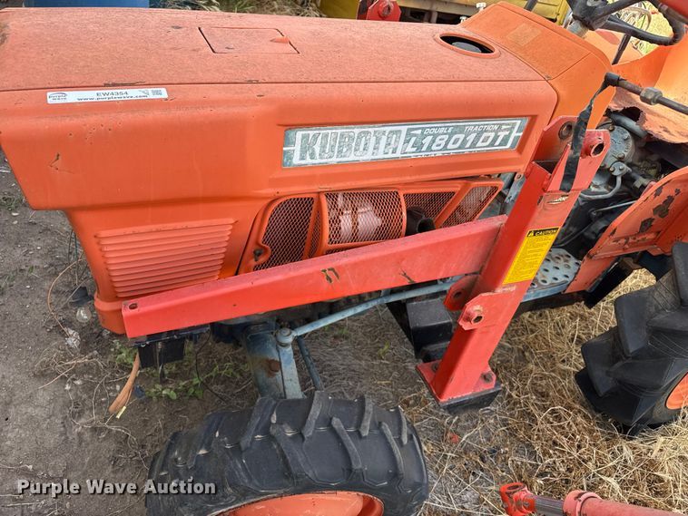 image for item EW4354 Kubota L1801DT tractor