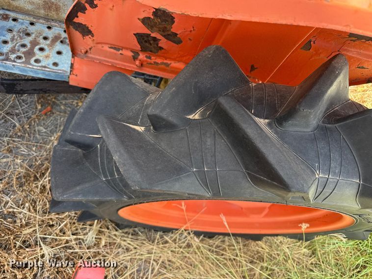 image for item EW4354 Kubota L1801DT tractor