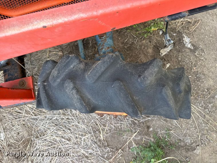 image for item EW4354 Kubota L1801DT tractor