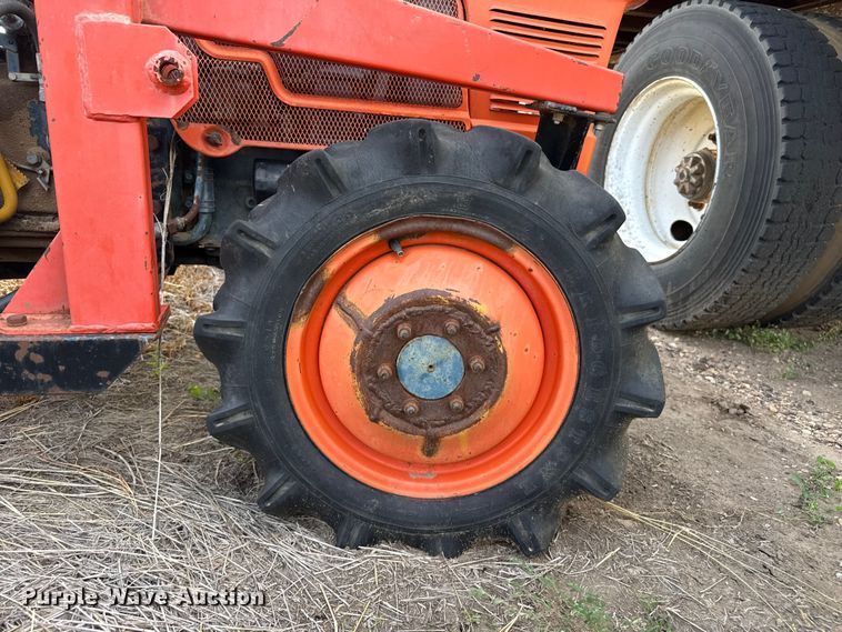 image for item EW4354 Kubota L1801DT tractor