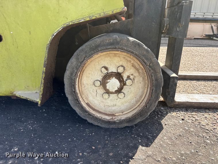 image for item EW4355 Clark C500-30 forklift