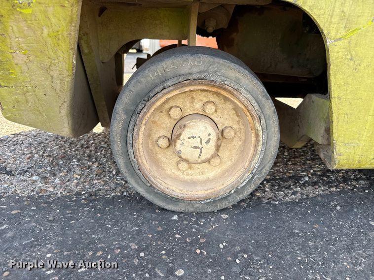 image for item EW4355 Clark C500-30 forklift