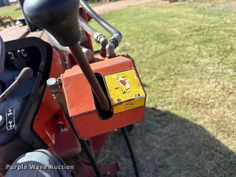 image for item EW4356 International 484 tractor