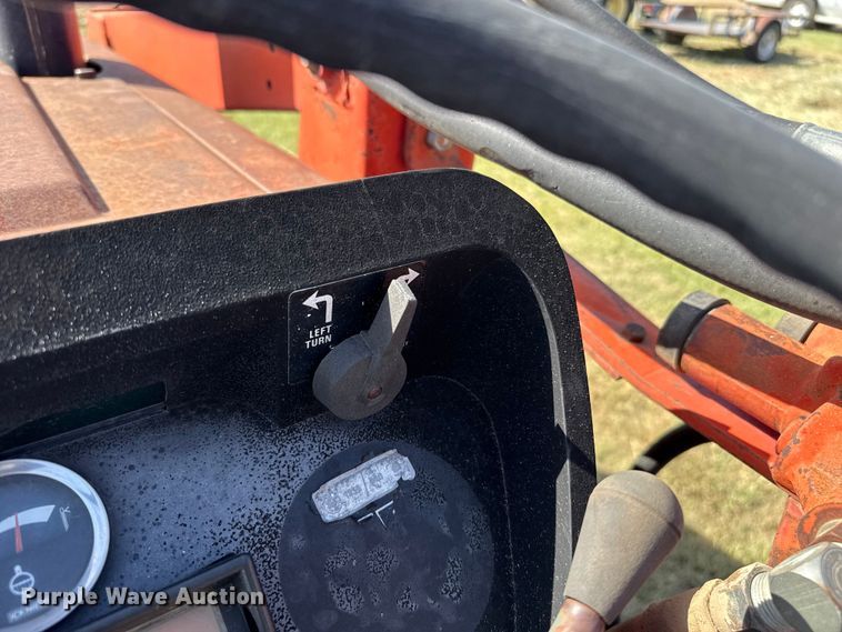 image for item EW4356 International 484 tractor