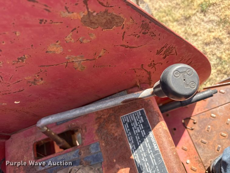 image for item EW4356 International 484 tractor