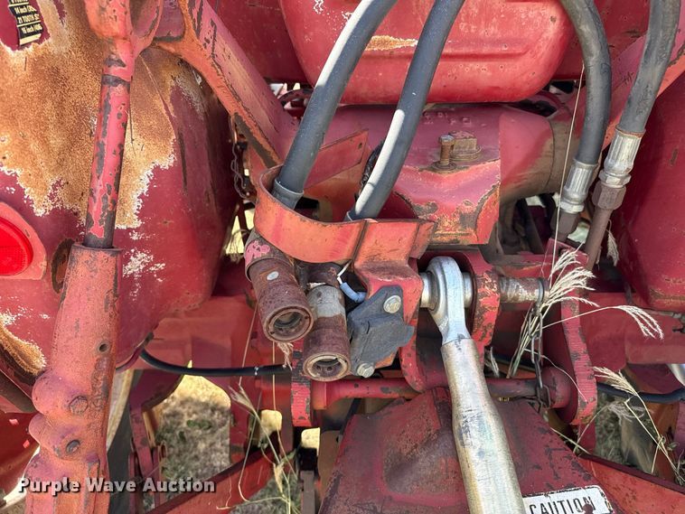 image for item EW4356 International 484 tractor