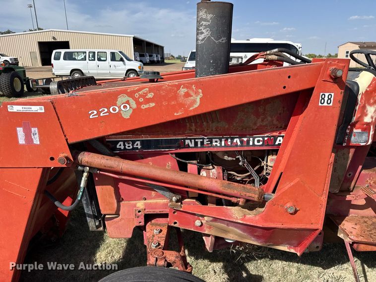 image for item EW4356 International 484 tractor