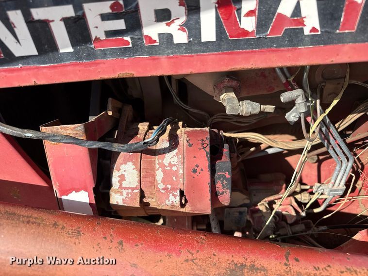 image for item EW4356 International 484 tractor