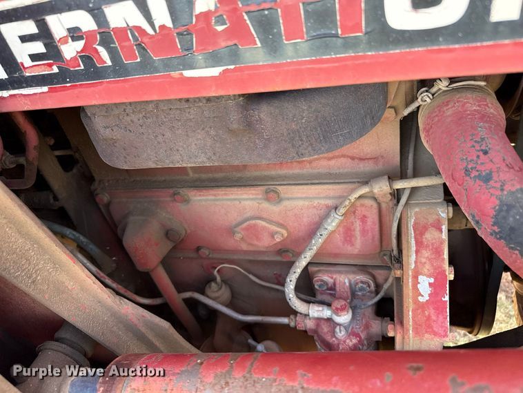 image for item EW4356 International 484 tractor