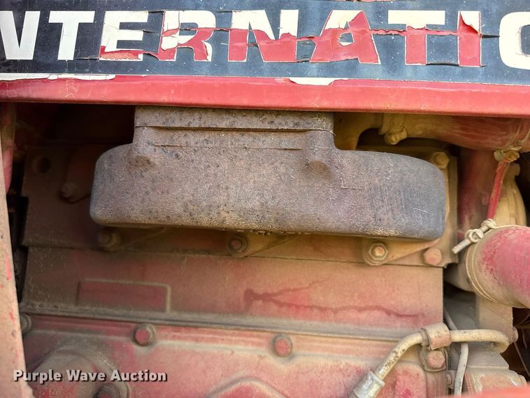image for item EW4356 International 484 tractor