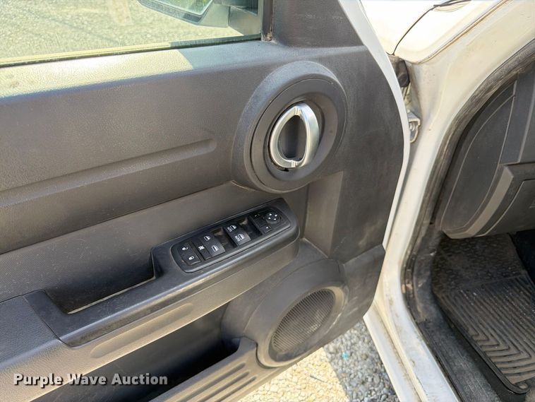 image for item EW5069 2011 Dodge Nitro SUV