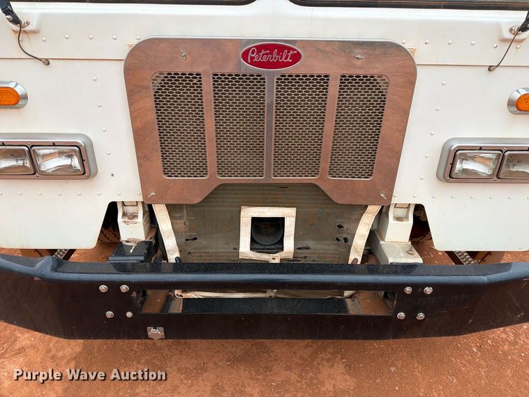 image for item EW8935 2015 Peterbilt 320 refuse truck